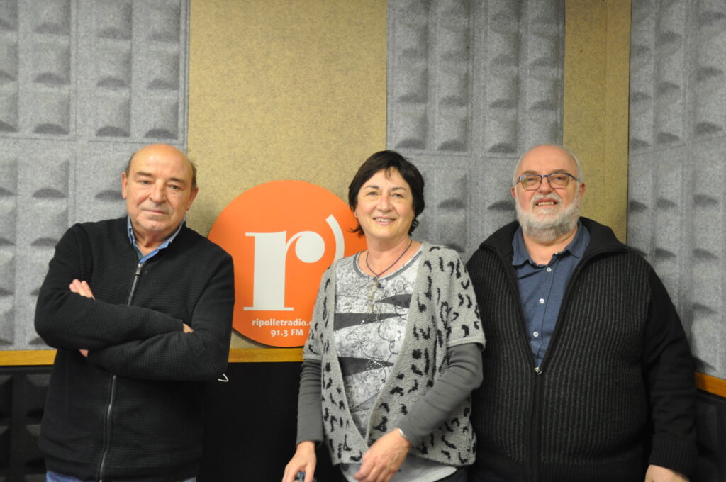 D’esquerra a dreta, Josep Mongay, Roser Canals i Cels Arnao, membres de la primera promoció de BUP a Ripollet.